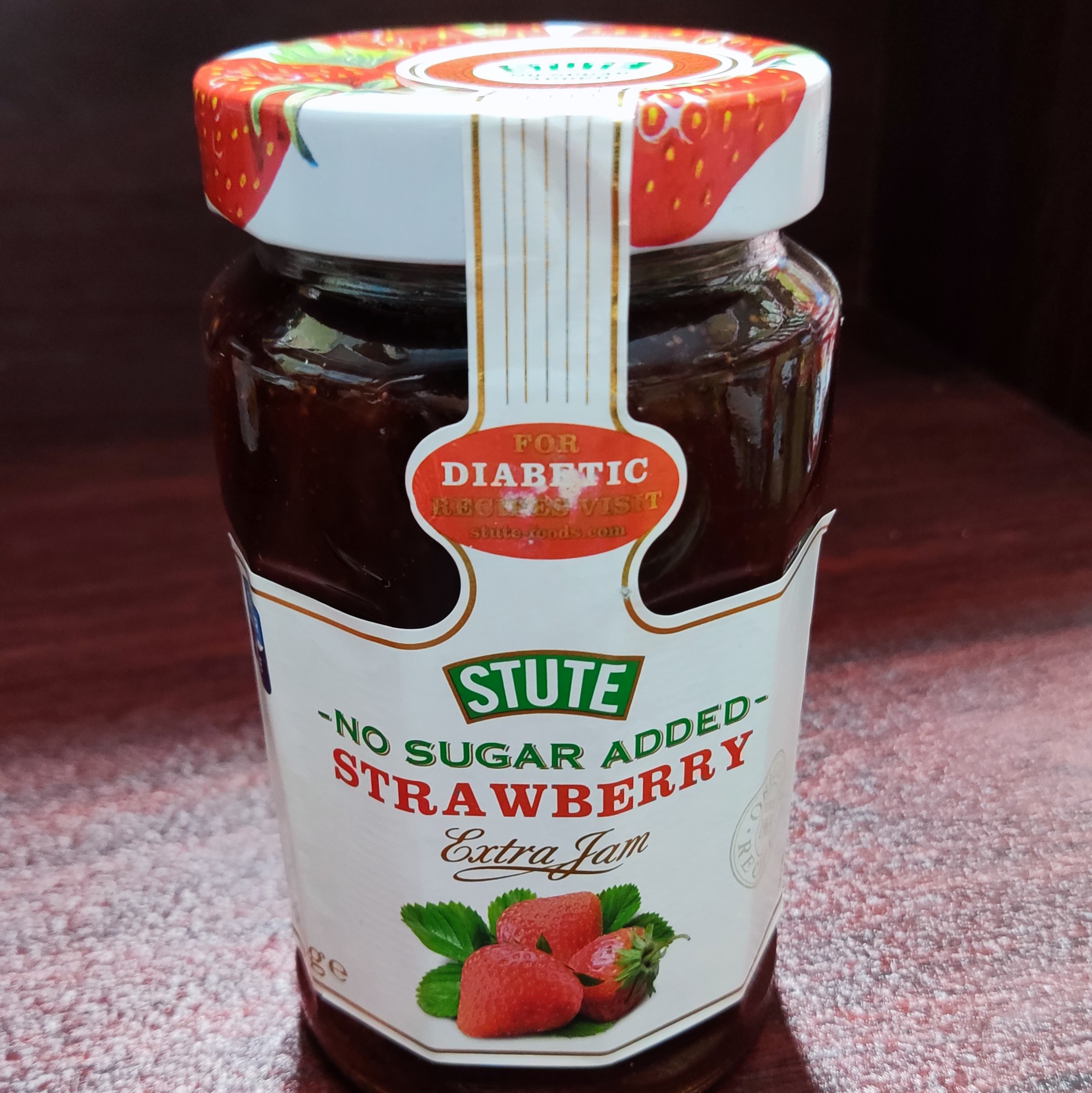 مربای توت فرنگی اشتوت 430 گرمی