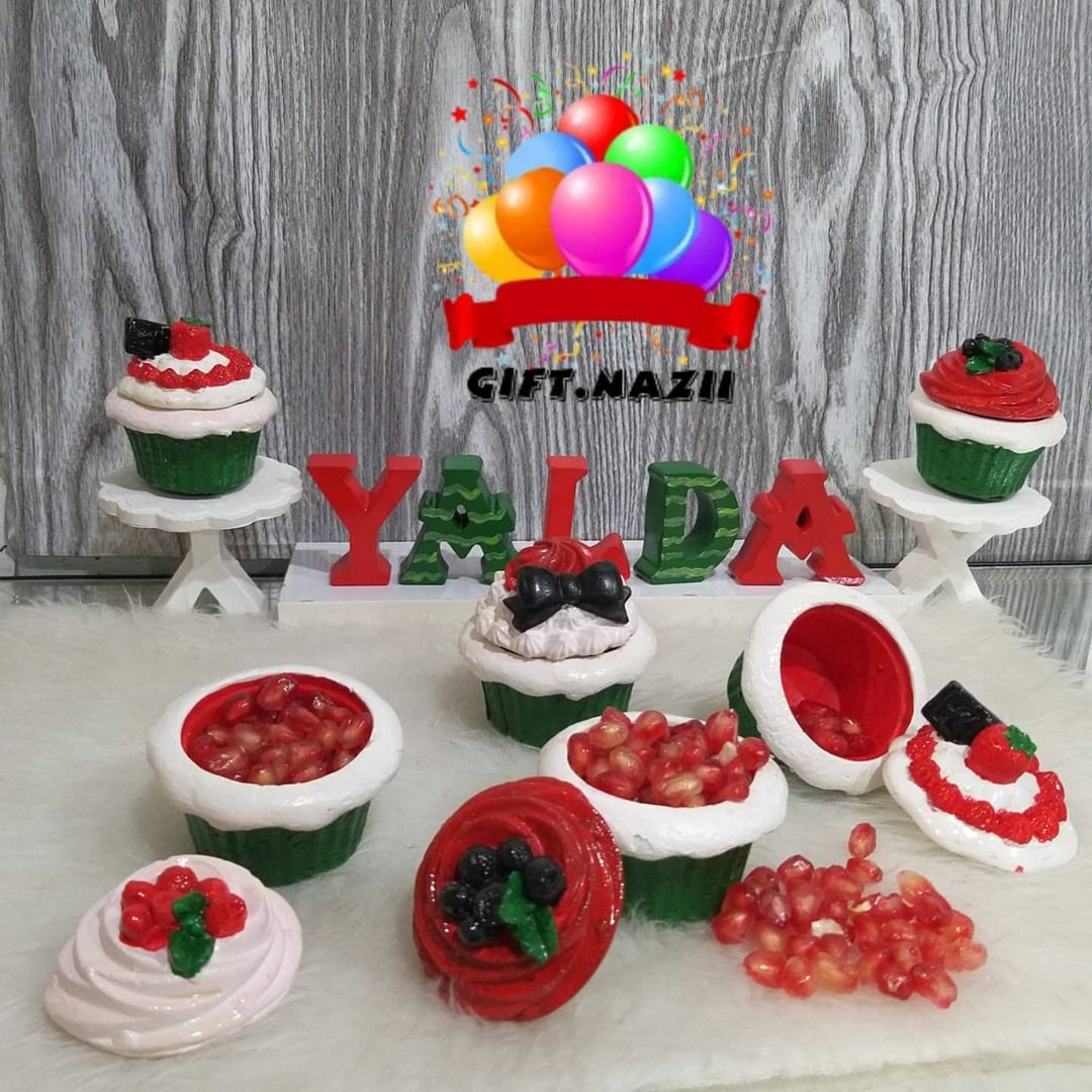 استند یلدایی گیفت یلدایی کاپ کیک یلدایی شمع یلدایی 