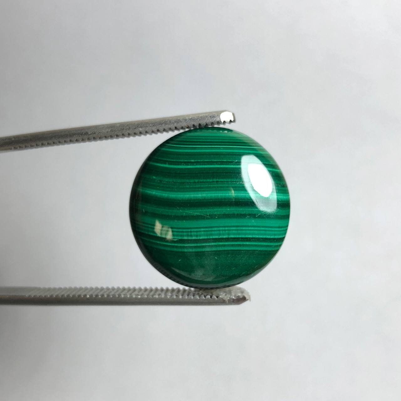 نگین بیضی مالاکیت طبیعی سبزرنگ 240551