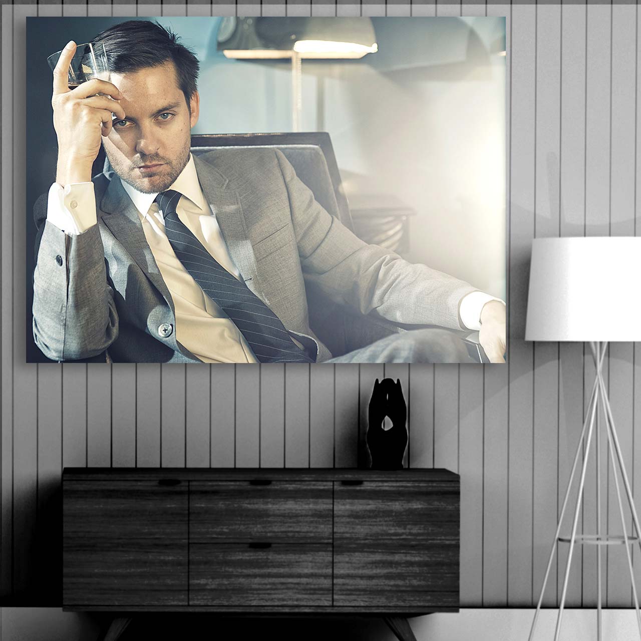 تابلو شاسی طرح Tobey Maguire مدل Artist 0380