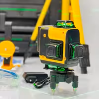 تراز لیزری دیوالت 4بعدی 360درجه