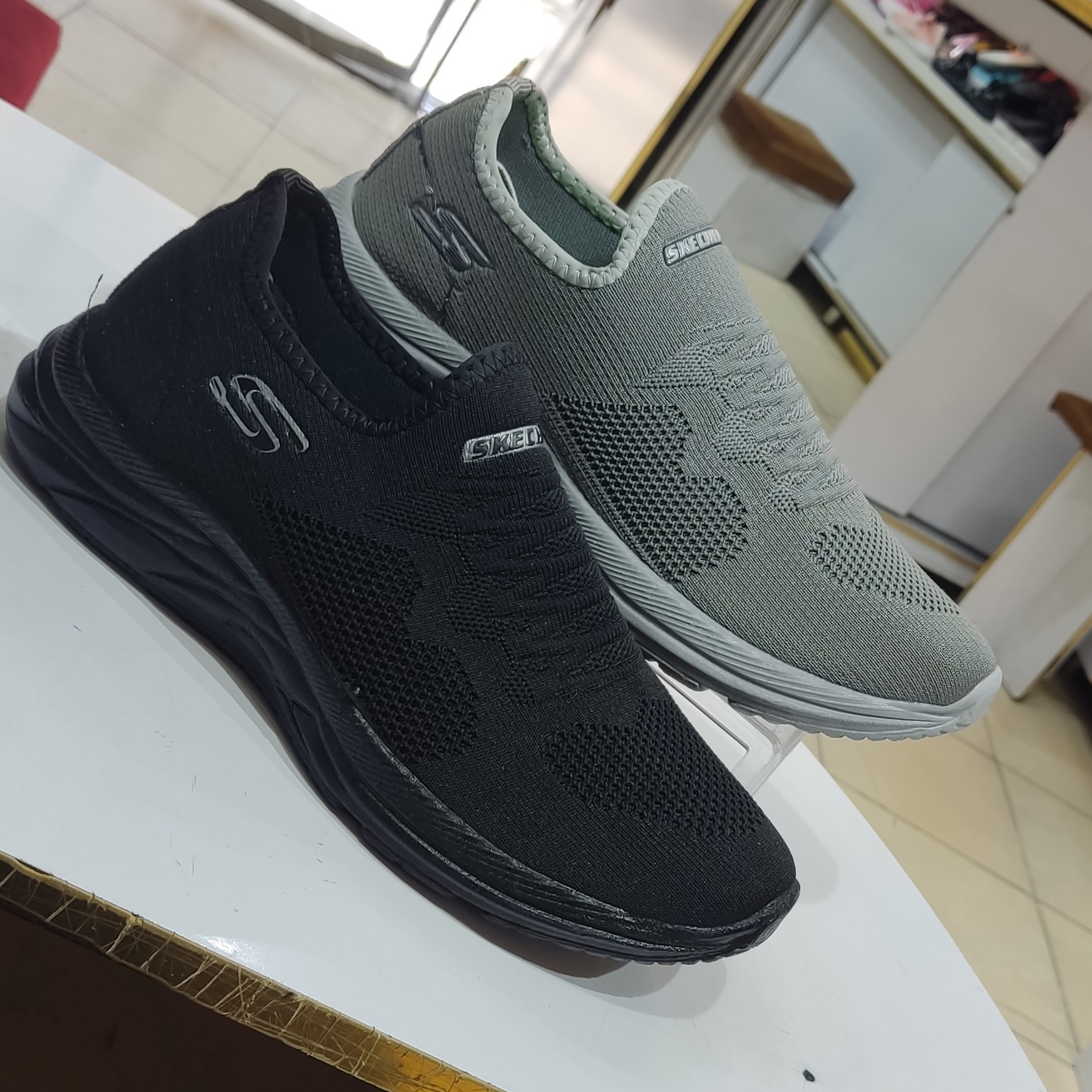 کفش جورابی اسکیچرز بدون بند