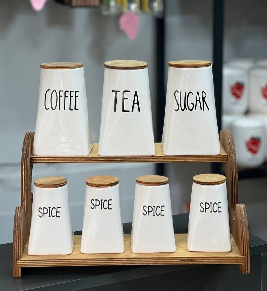 استند   ست بانکه هرمی