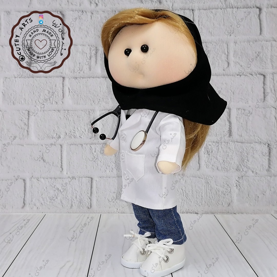 عروسک روسی 30 سانتی دکتر