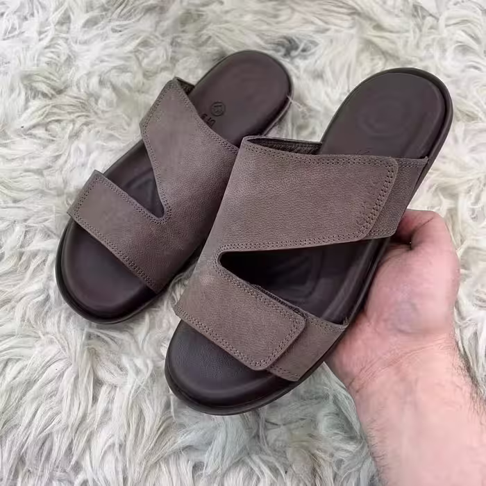 صندلی  چرم کار فوق العاده  زیبا و بسیار شیک