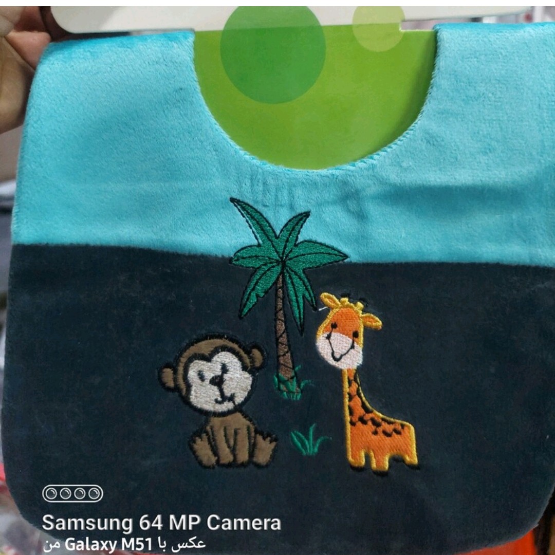 پیش بند دکمه خور