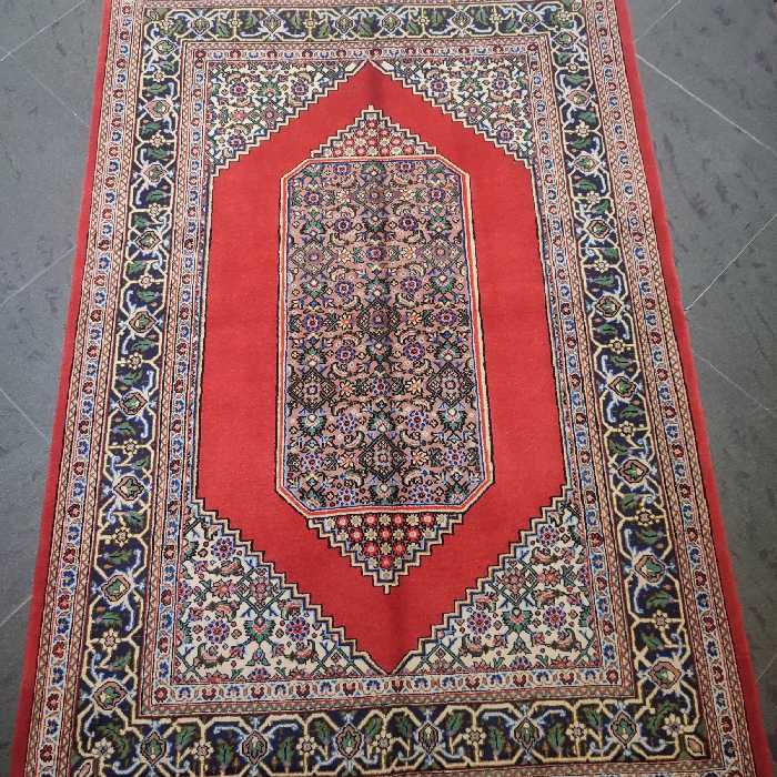 فرش دستبافت یک و نیم متری طرح ماهی کد AA449