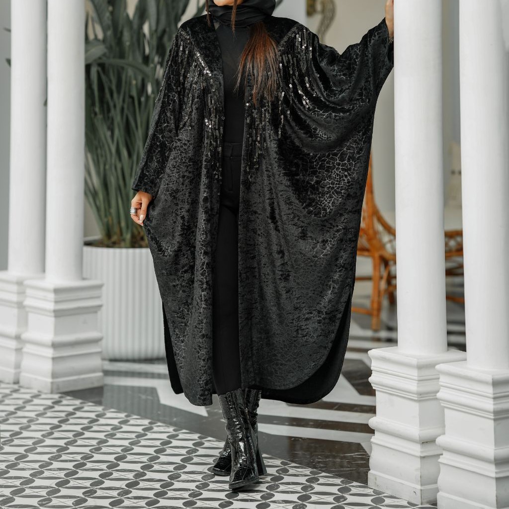 مانتو مجلسی بلند ترک مخمل طرح دار  سایز 36 تا 50 مانتو زنانه مزون دوز رنگ مشکی  مانتو عربی