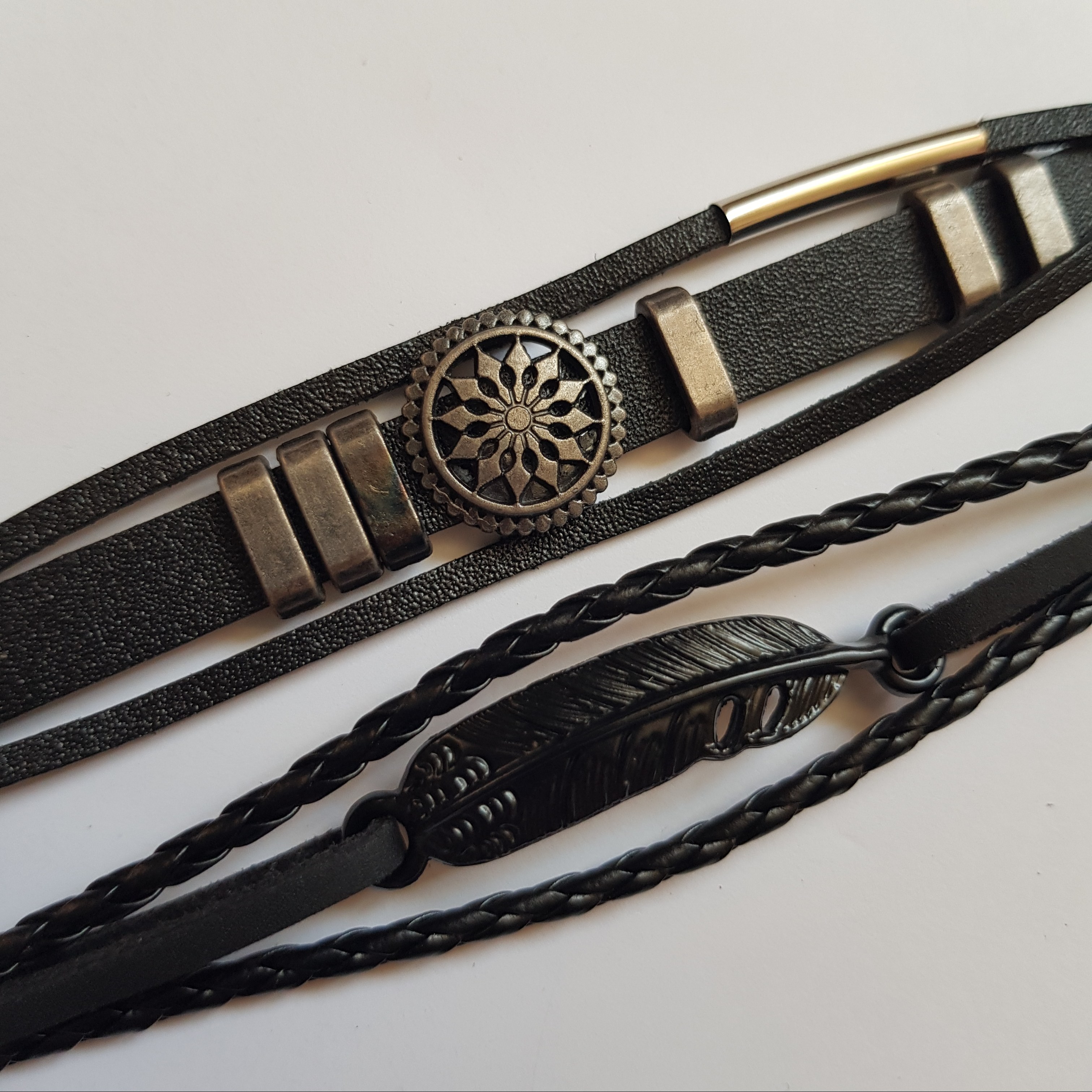 دستبند اسپرت چرم مصنوعی 