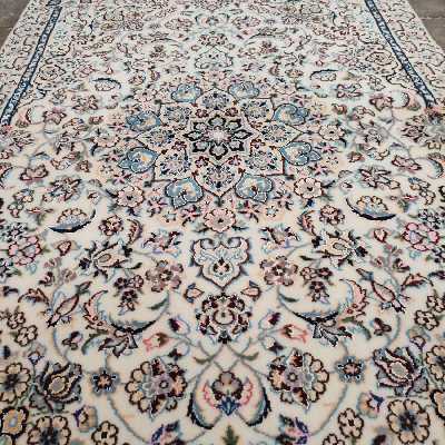 فرش دستباف یک و نیم متری مدل نایین D