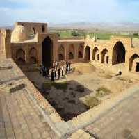 پاورپوینت فایل درس معماری با موضوع کاروانسراها