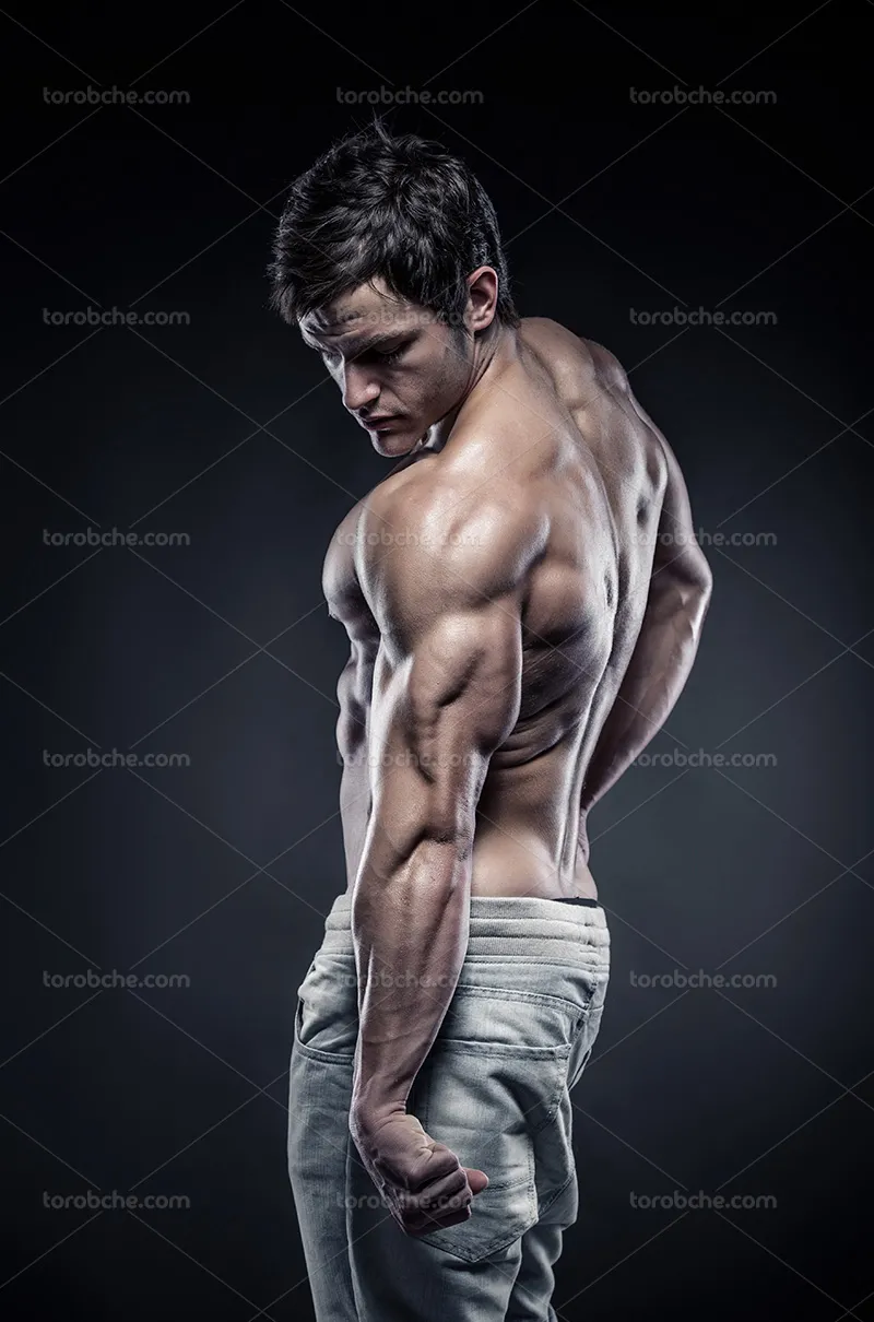 عکس باکیفیت مرد جوان بدنساز | گرافیک با طعم تربچه