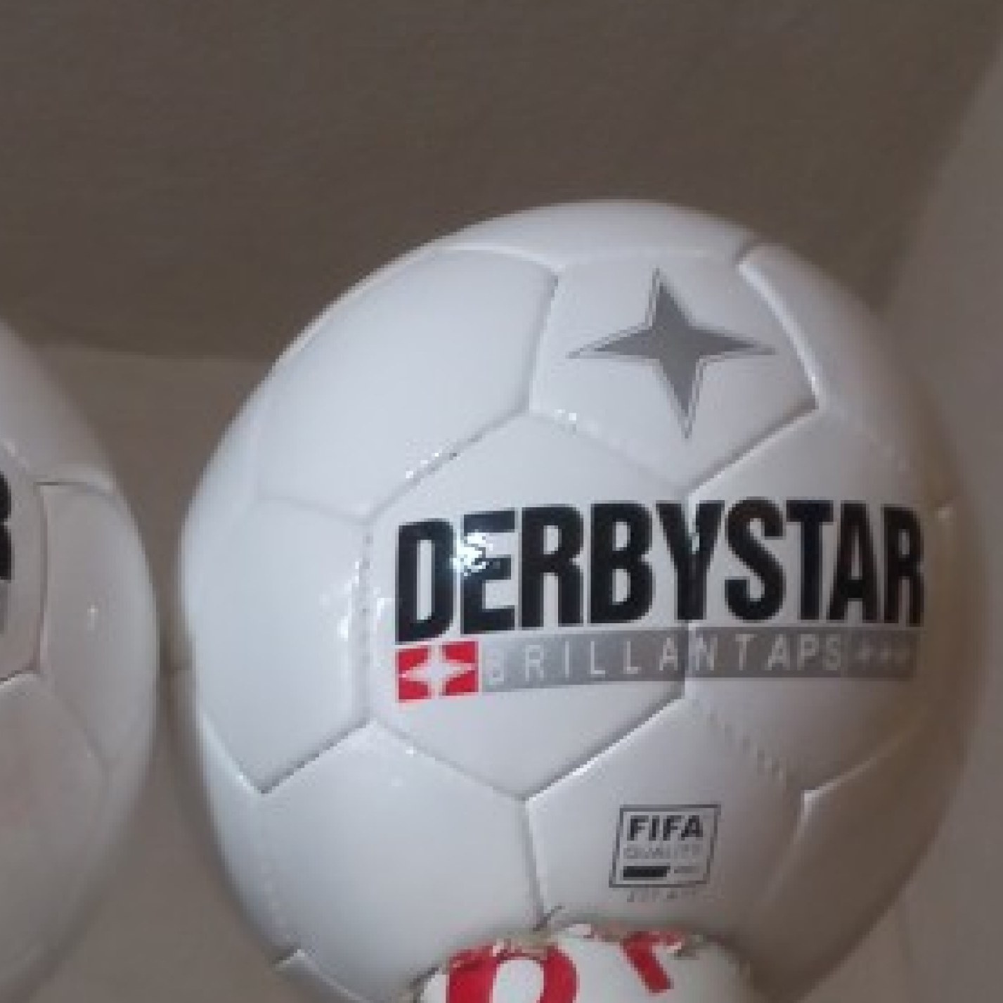 توپ معمولی دربی استار (کیفیت متوسط ) رنگ سفید ارسال رایگان 