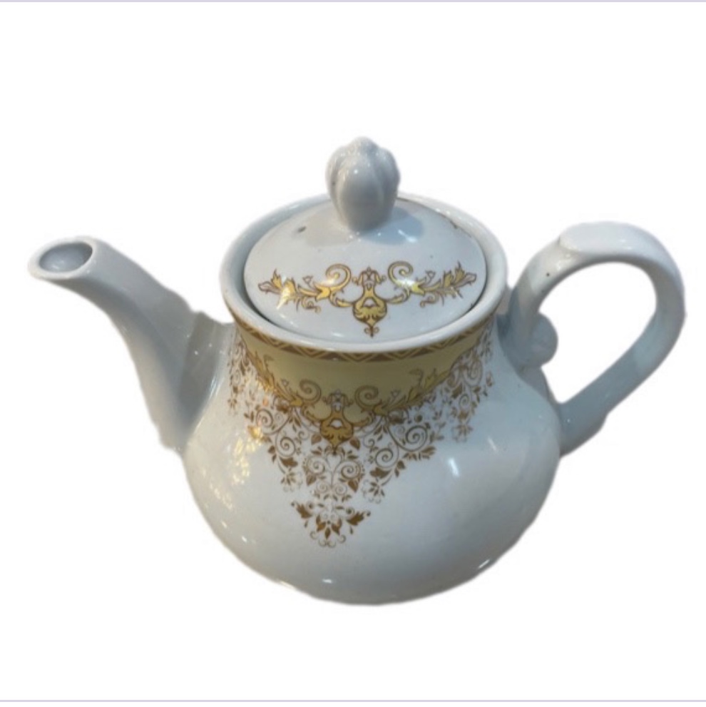 قوری چینی مدل شلغمی گنجایش 8 دهم لیتر