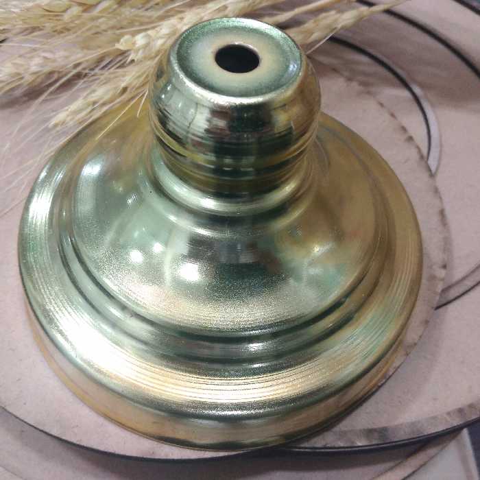 پایه فلزی بزرگ طلایی