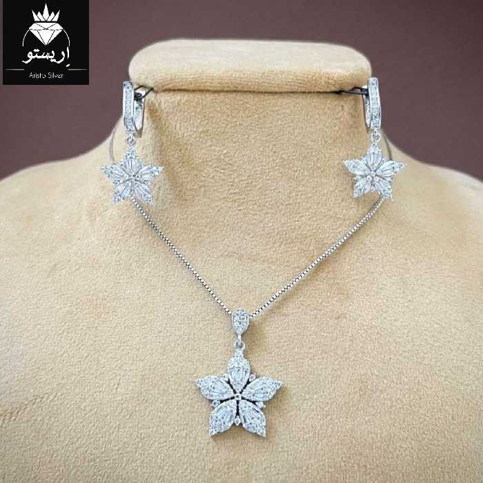 نیمست نقره  امرالد (با زنجیر)عیار 925 و آبکاری طلاسفیدو زنجیر ونیزی 40 سانتی