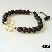 دستبند ماه مهر دارای پلاک استیل و بند سنگی مناسب بانوان و اقایان