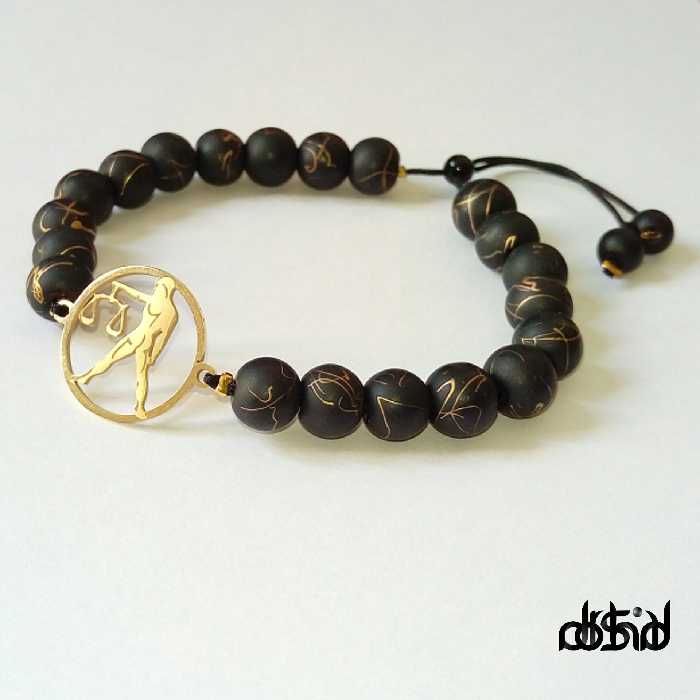 دستبند ماه مهر دارای پلاک استیل و بند سنگی مناسب بانوان و اقایان