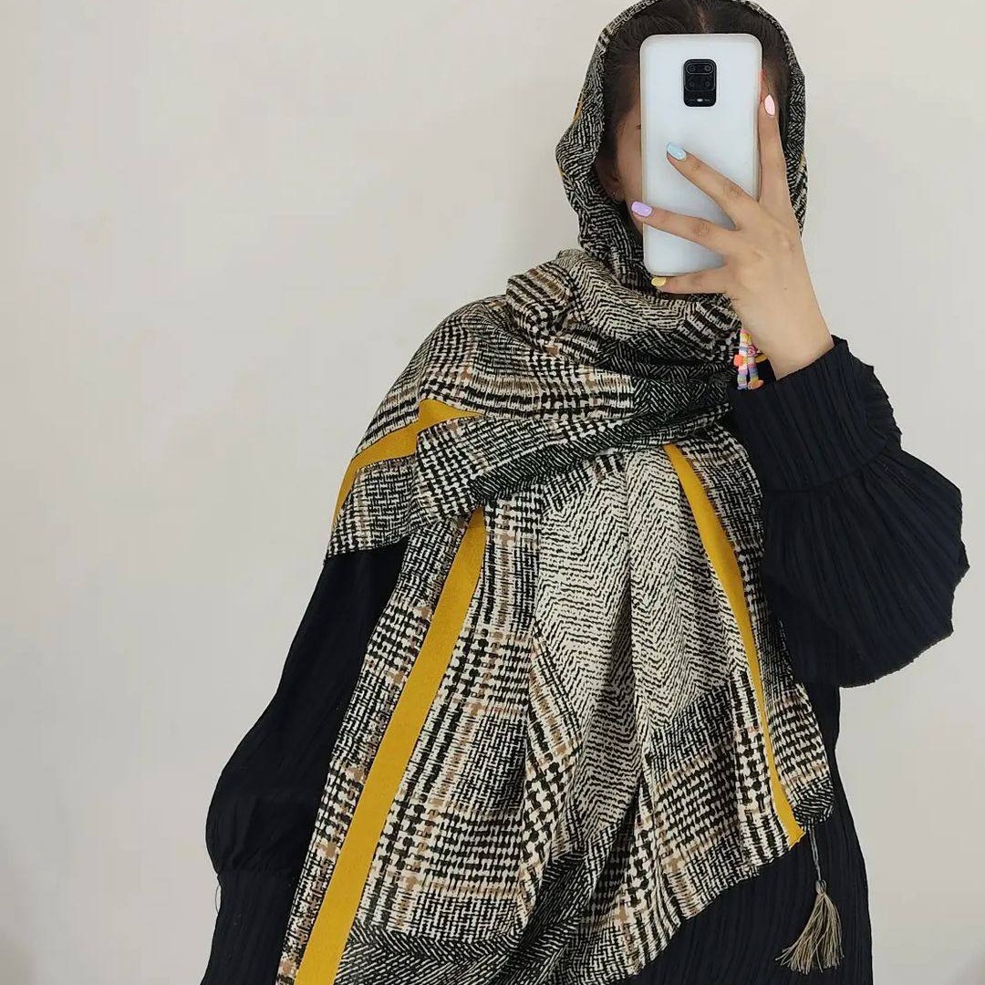 شال نخی اعلا فاستونی در سه رنگ جذاب و شیک بهترین کار برا ست کردن رو اکثر مانتوها ی شال با ترکیب رنگهای گرم و شیک