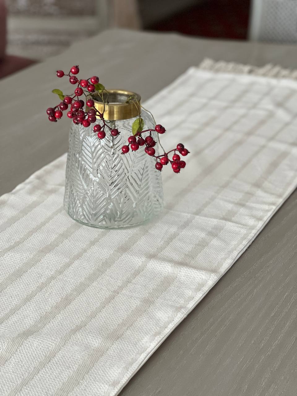 رانر پارچه ای لنین رنگ کرم دو طرف ریش دار