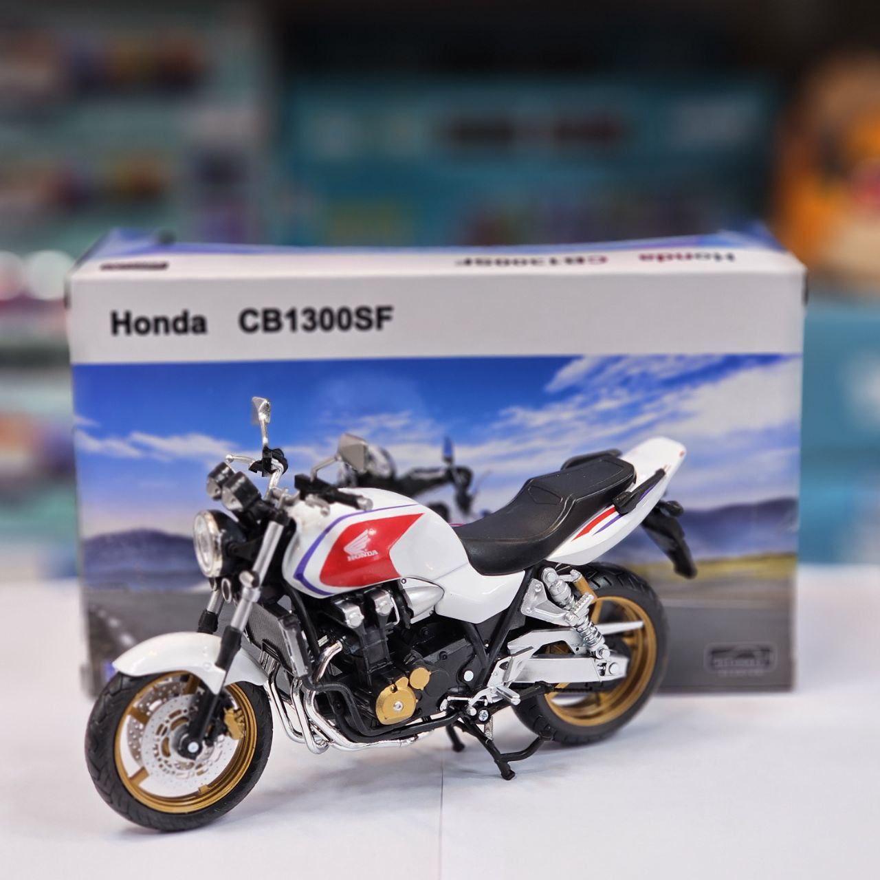ماکت CB 1300 برند AUTO MAX