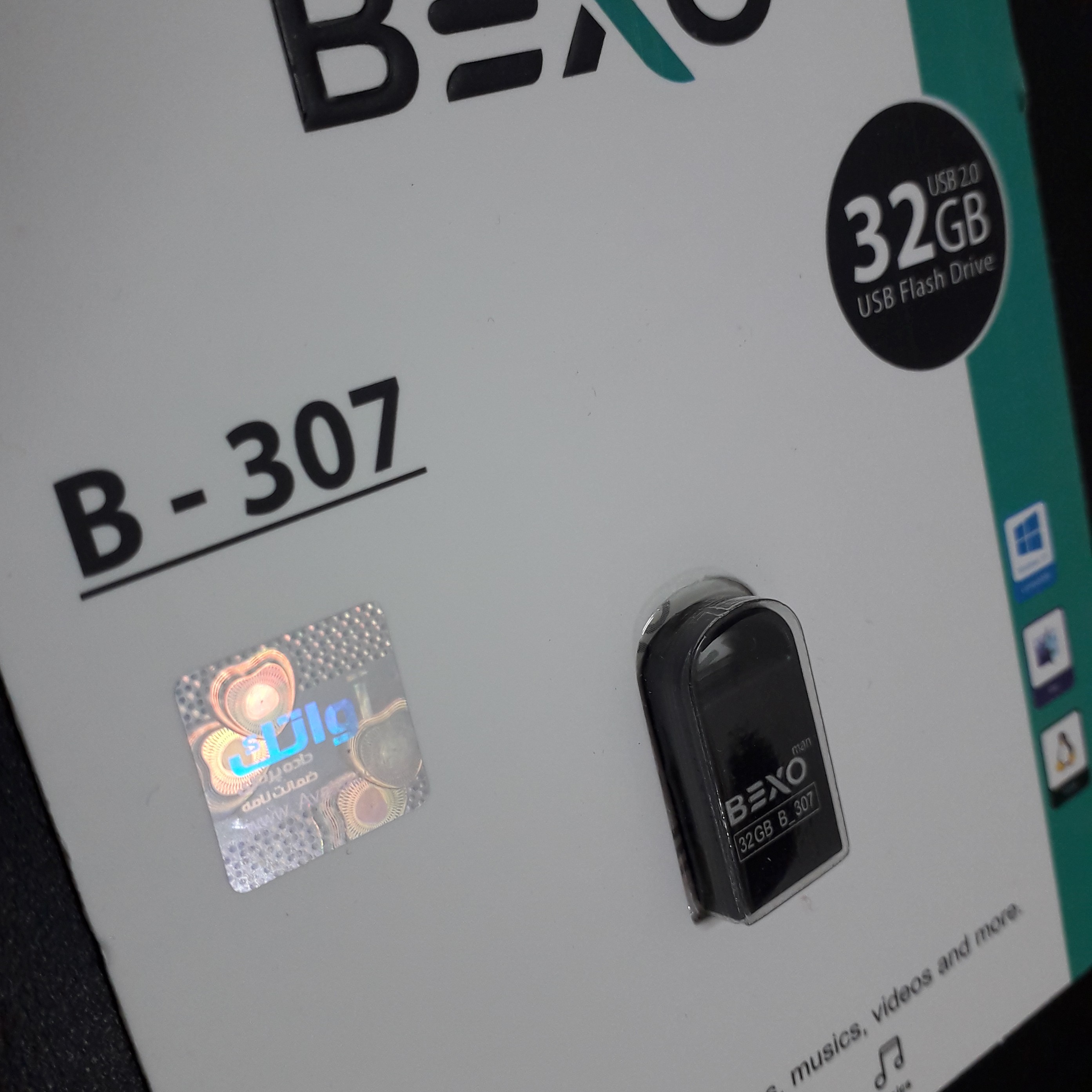 فلش 32 گیگ بکسو مدل سیاه32