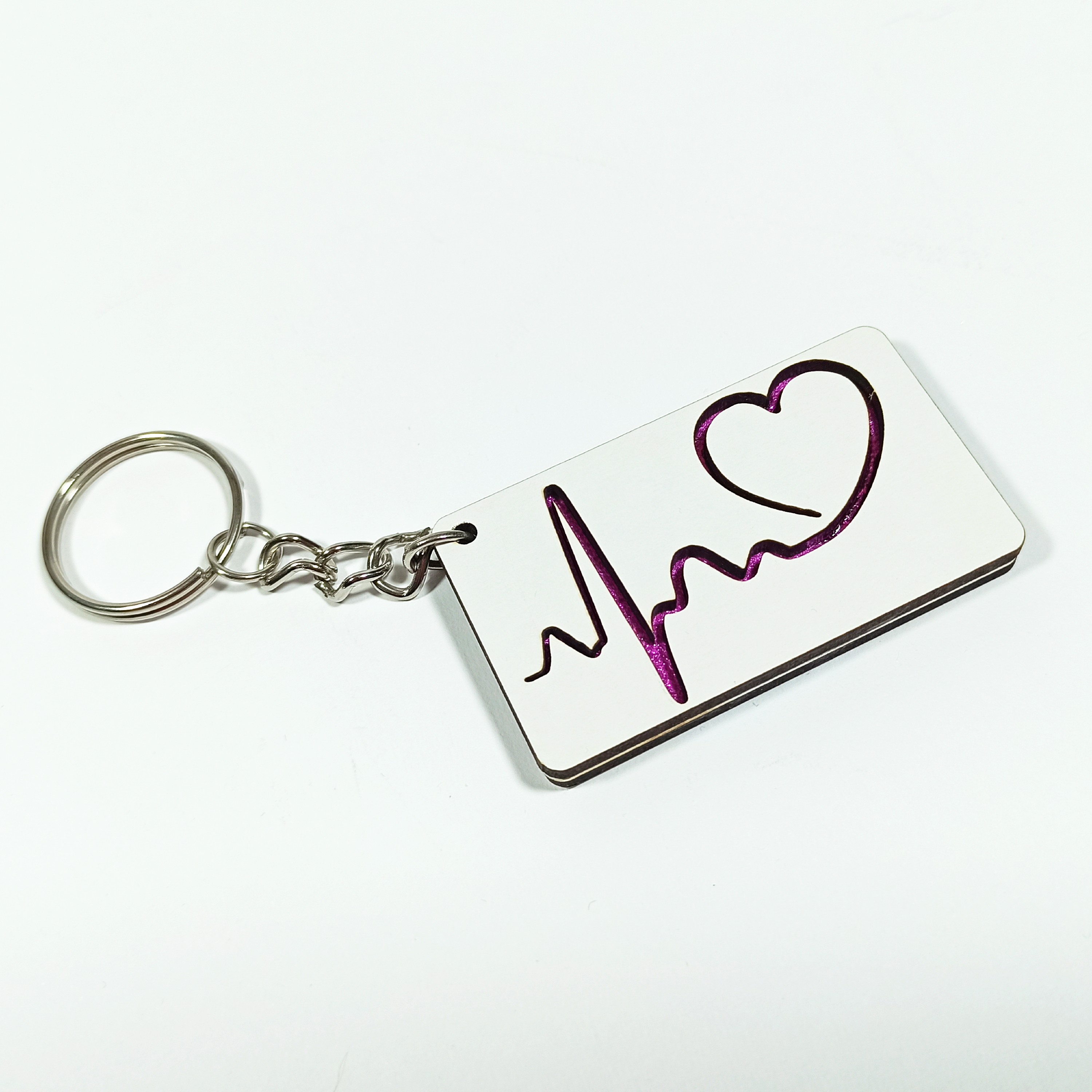 سرکلیدی سفید ضربان و قلب دولایه با خط ضربان رنگی ( جاکلیدی چوبی )  