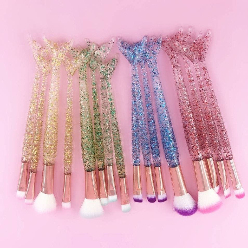 براش چهار تیکه پری دریایی دسته گلایتری
Makeup brush