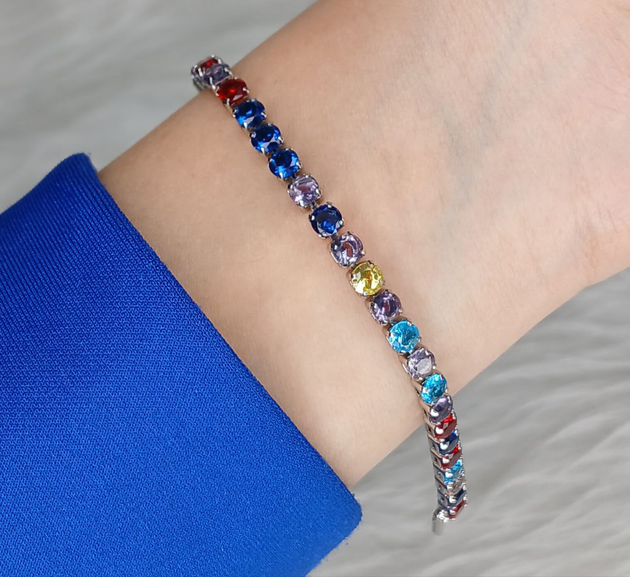 دستبند تنیسی نگین گِرد