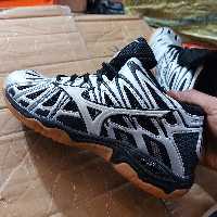 کفش والیبال هندبال و بسکتبال مردان و بانوان میزانو تورنادو ویو ایکس 2 mizuno wave  tornadoo رنگ نقره ای