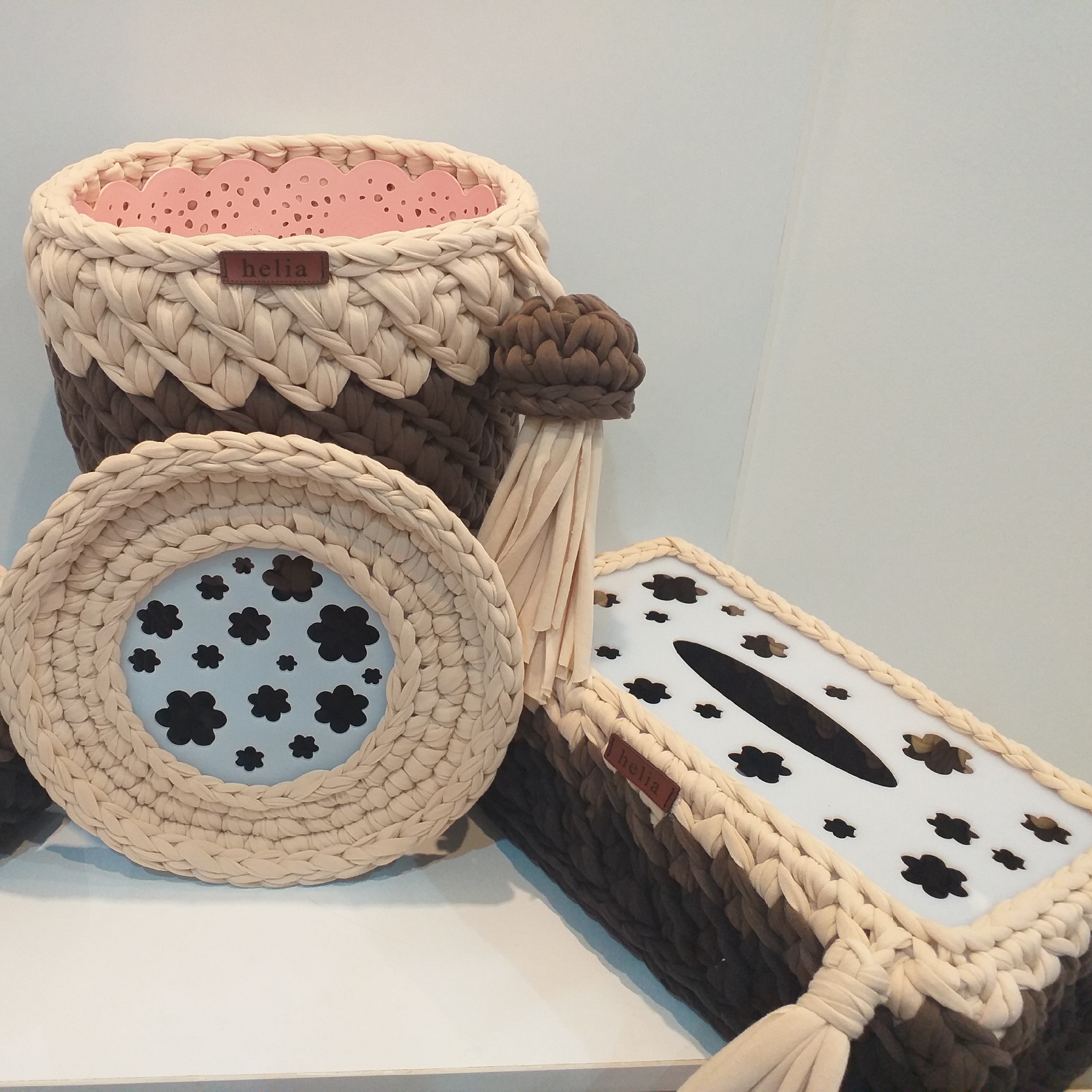 ست   جای دستمال کاغذی و سطل  