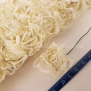 گل فومی لبه اکلیلی شیری