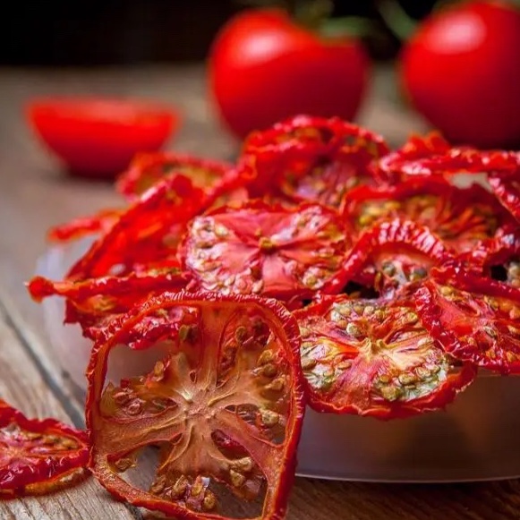 گوجه خشک خانگی،طبیعی،خوش طعم و بدون افزودنی(250 گرم)