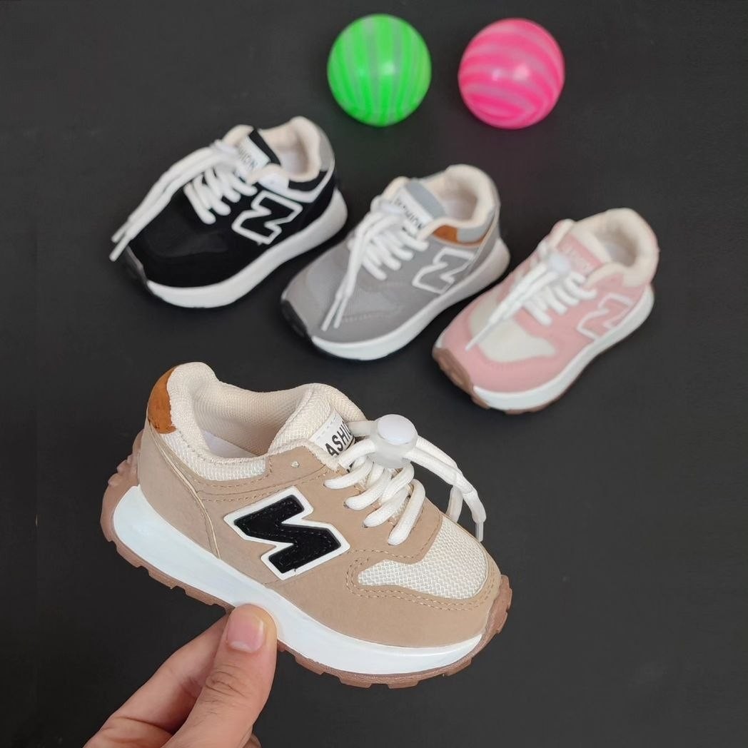 کفش اسپرت وارداتی در چهار رنگ