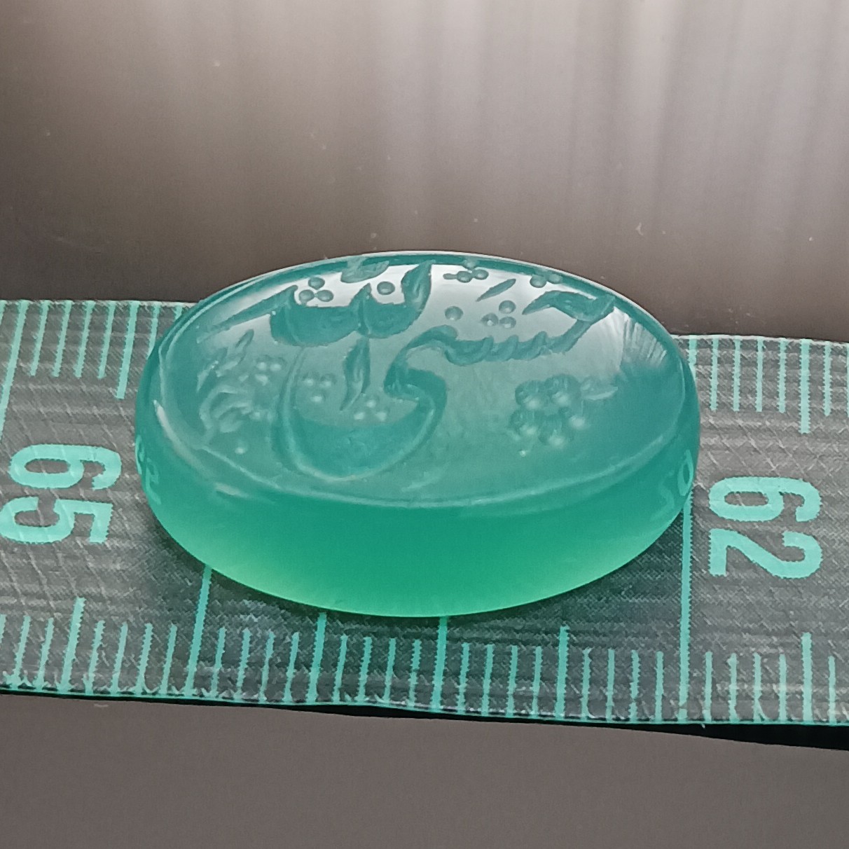 عقیق خطی سبز اصل و معدنی مناسب انگشتر مردانه و گردنبند و دستبند و آویز زیبا و خوشرنگ