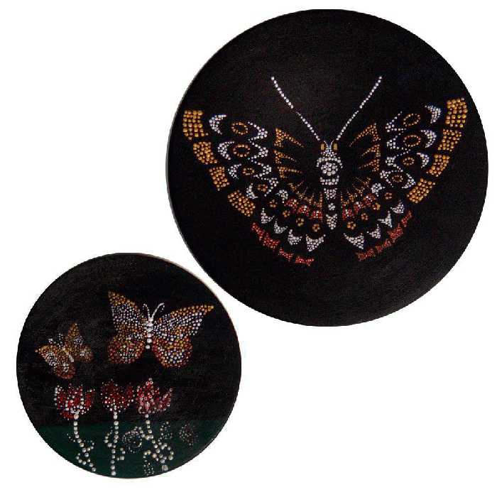 بشقاب دیوار کوب سفالی طرح گل و پروانه کد FSD01  مجموعه دو عددی