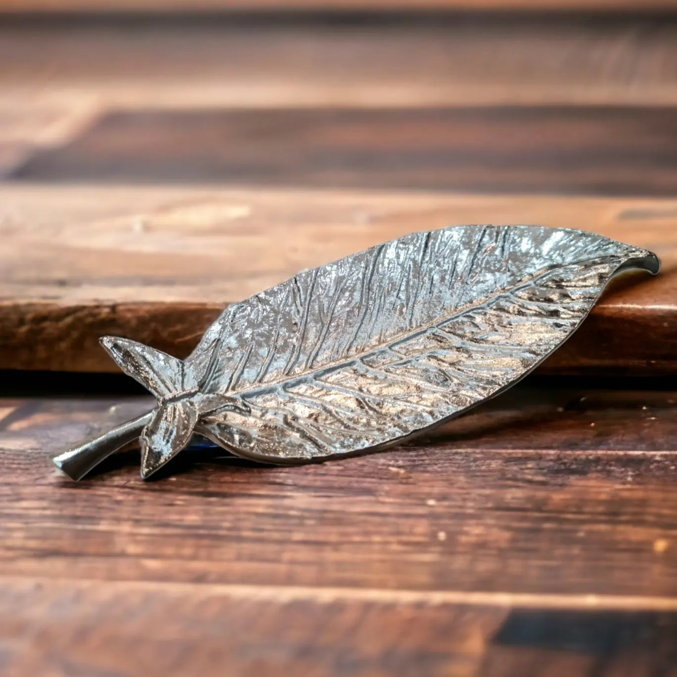 ظرف پذیرایی آلومینیومی شکل برگ گردو کد 1888 قابل شستو شو