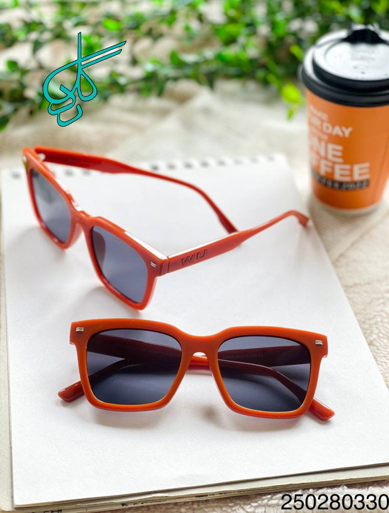 خرید عینک اسپرت دارای استاندارد UV400 فرم کائوچو همراه کاور و دستمال کد 2415049 - ردگل