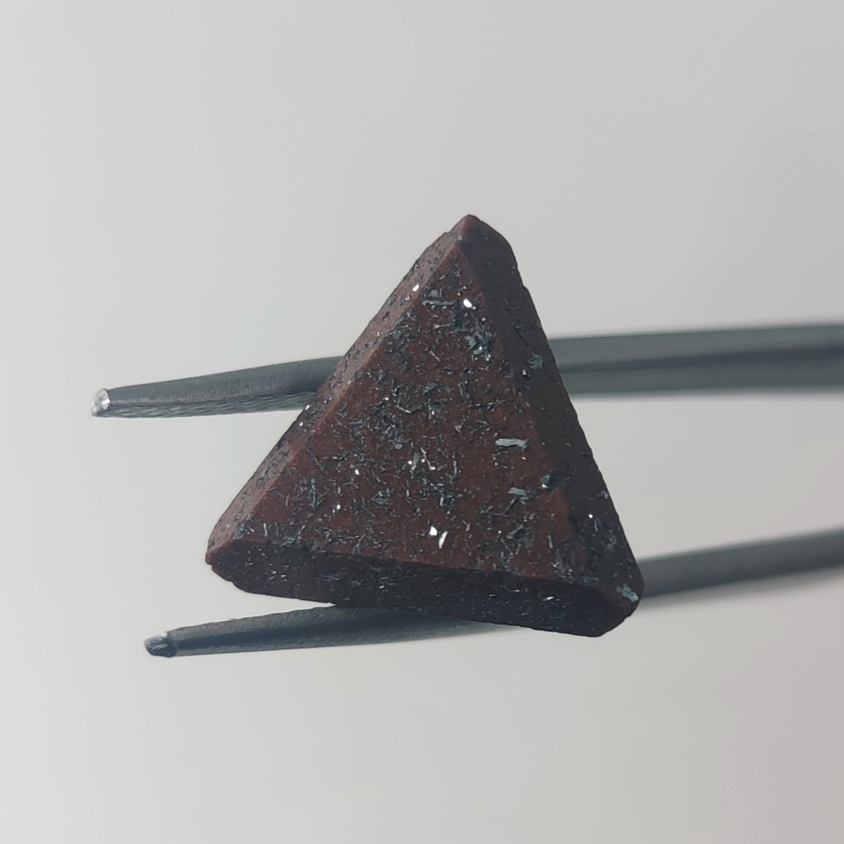 بلور زونایت یا زونیت معدنی (سرامیکی و کلکسیونی)