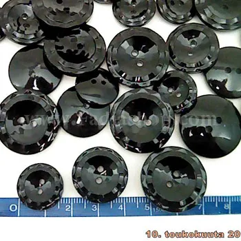 دکمه کد 228 مشکی سایز 1