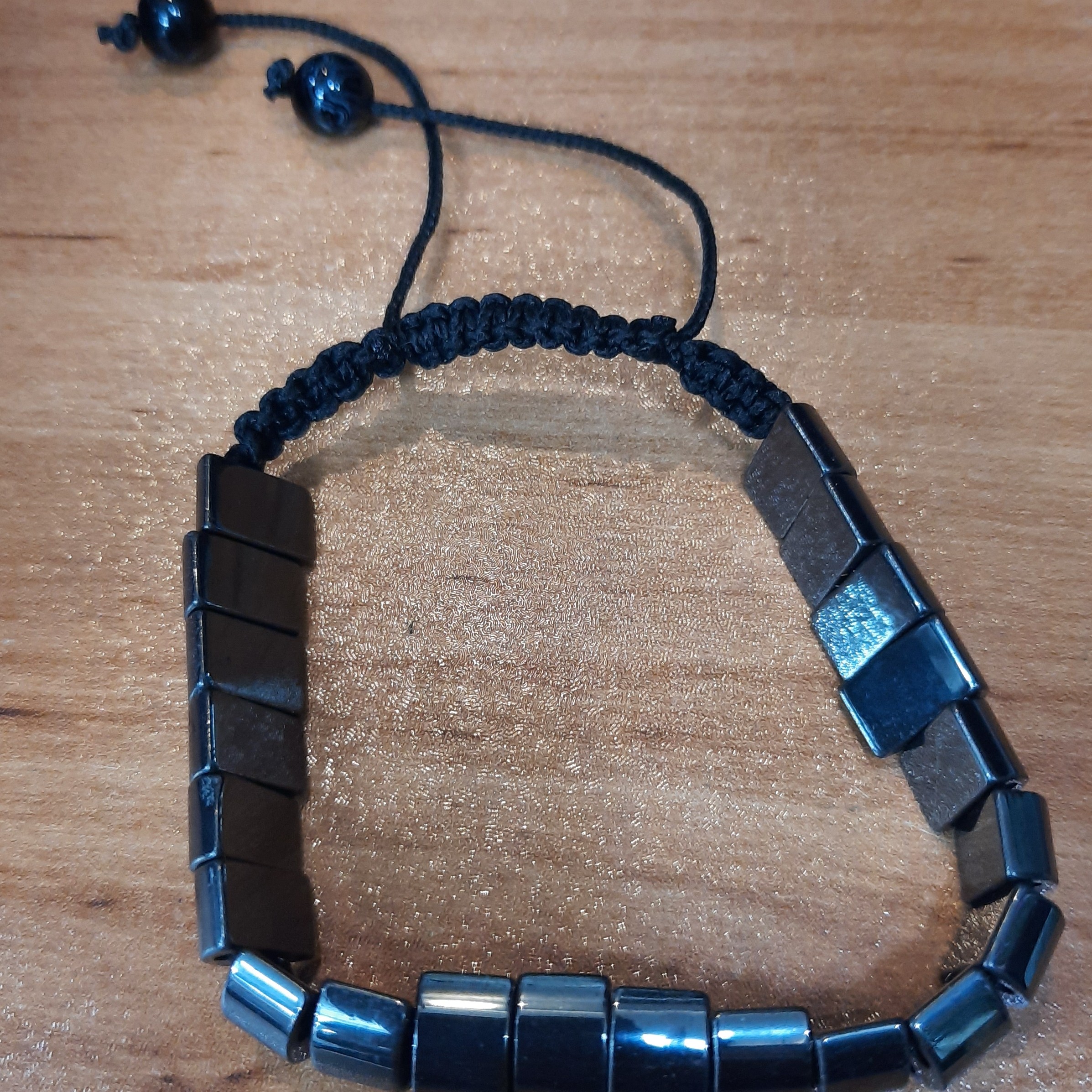 دستبند حدید با بافت آسانسوری