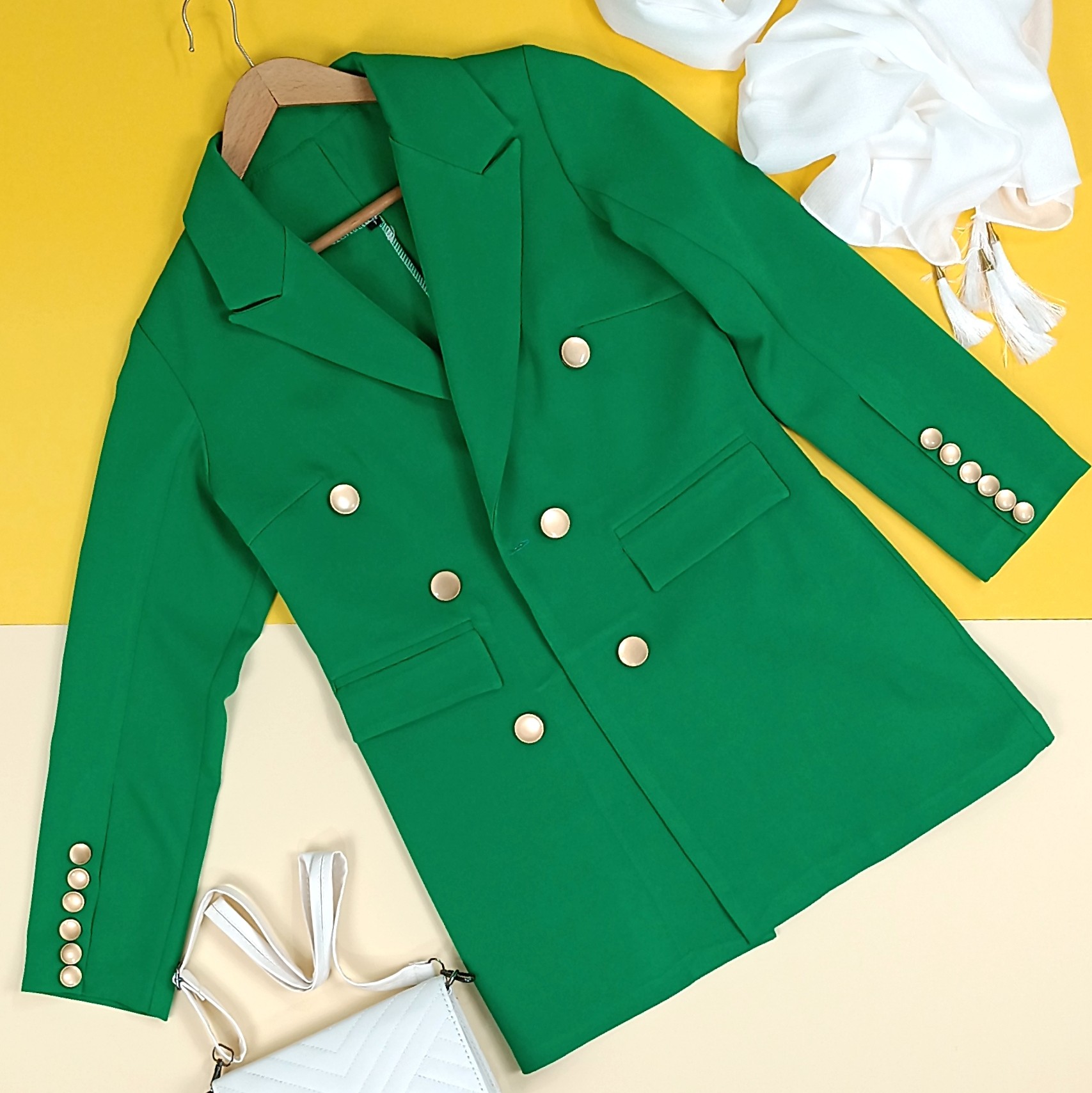 مانتو کتی مازراتی درجه یک گرم بالا طرح مزونی دکمه طلایی