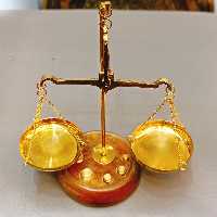 ترازو برنجی  20 گرمی سایز بزرگ بسیار خاص و شیک 