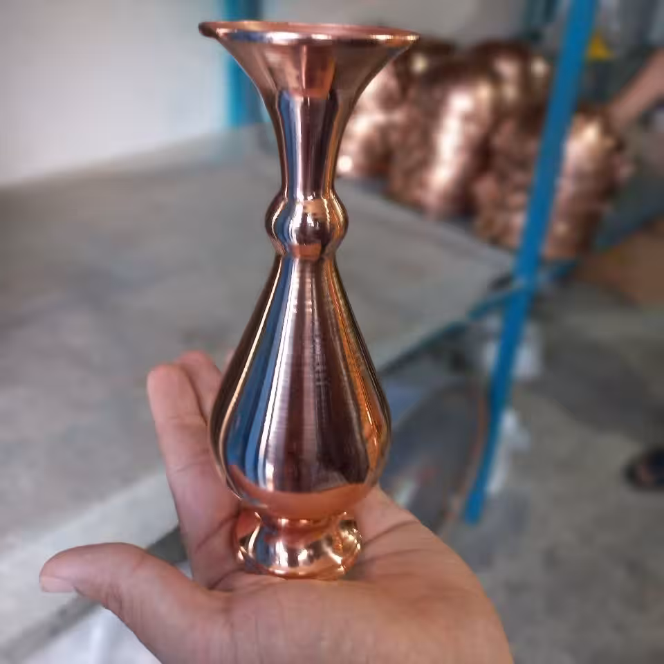 گلدان مسی شیپوری طرح ساده.  نانو. کیفیت عالی.  قیمت مناسب
