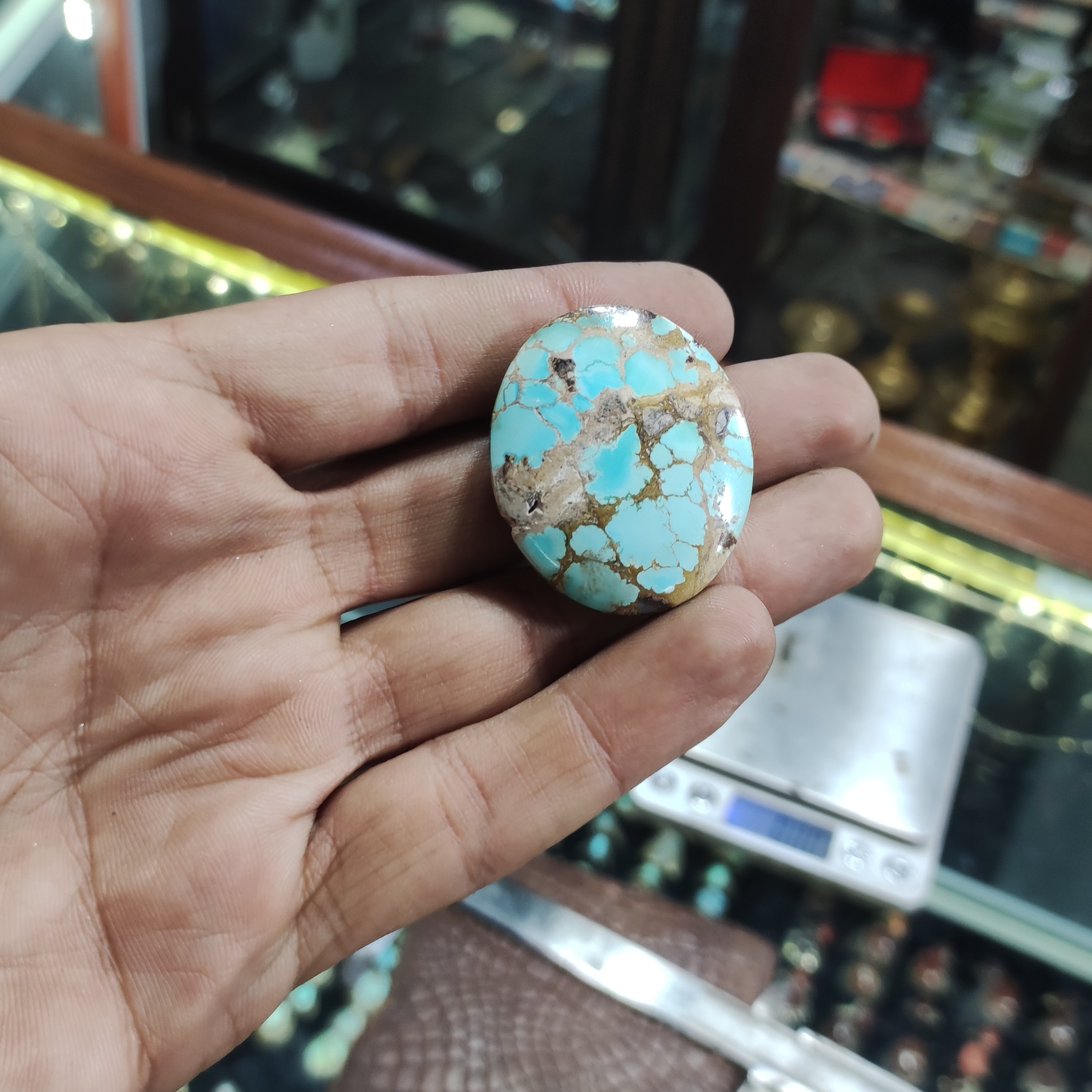 نگین فیروزه نیشابور  معدنی اصل رگه طلایی مناسب گردنی و انگشتر یه گوهر گرانبها