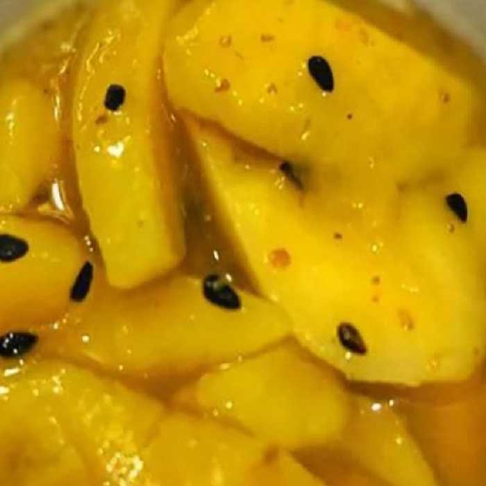 ترشی انبه در  وزن های 800و 900 گرم،یک کیلویی 