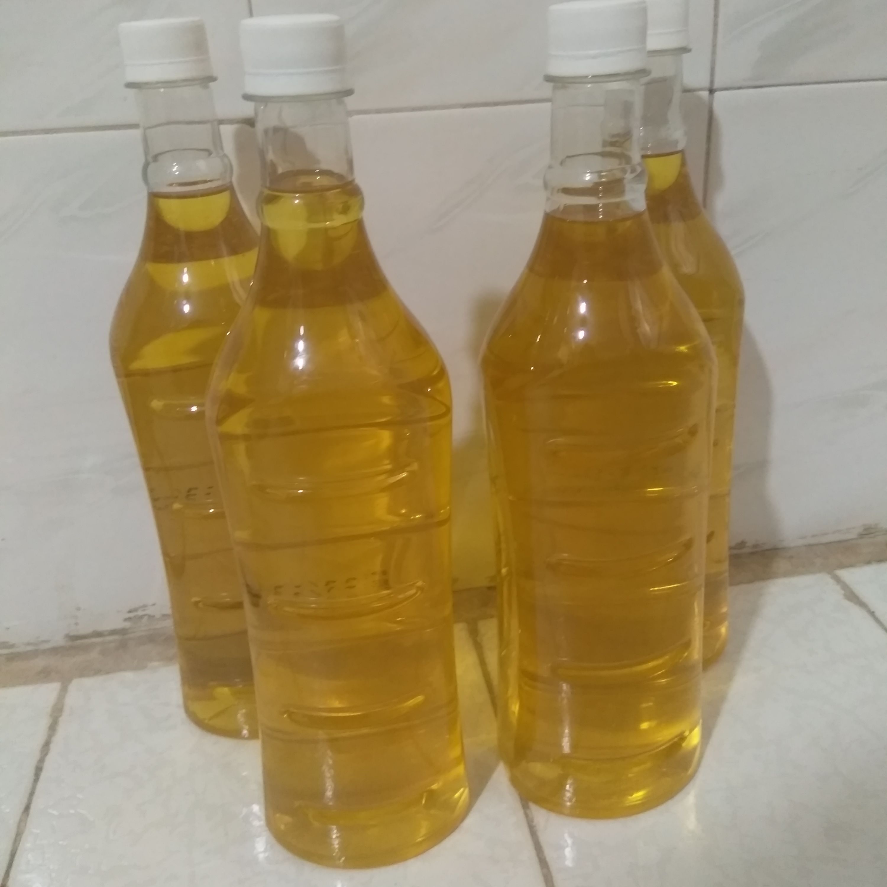 روغن ارده کنجد با طبع گرم تهیه شده به روش سنتی دارای سیب سلامت عرضه مستقیم از مهد روغن ایران اردکان یزد