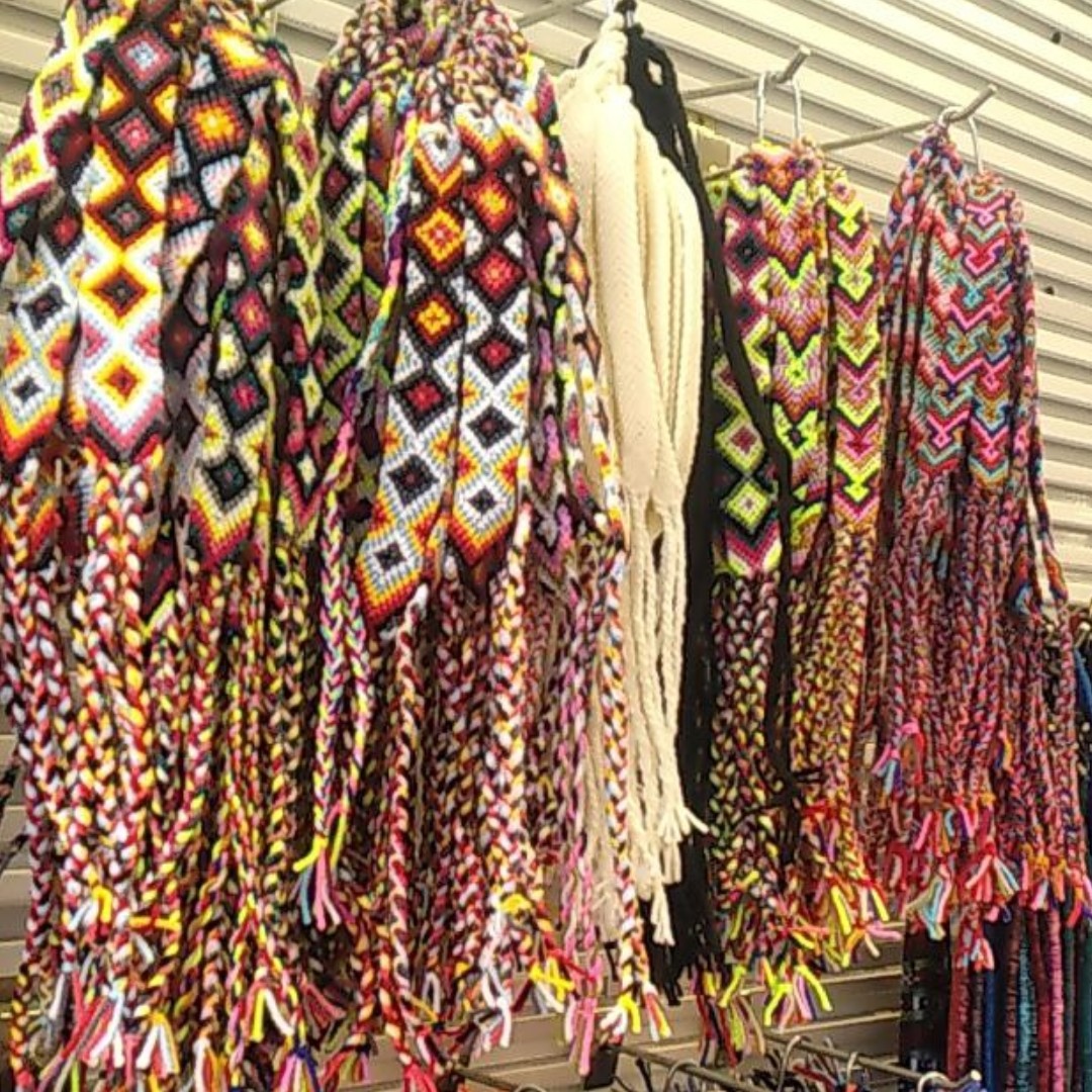 دستبند دست بافت با رنگ بندی جذاب فروش ب صورت عمده و جزیی 