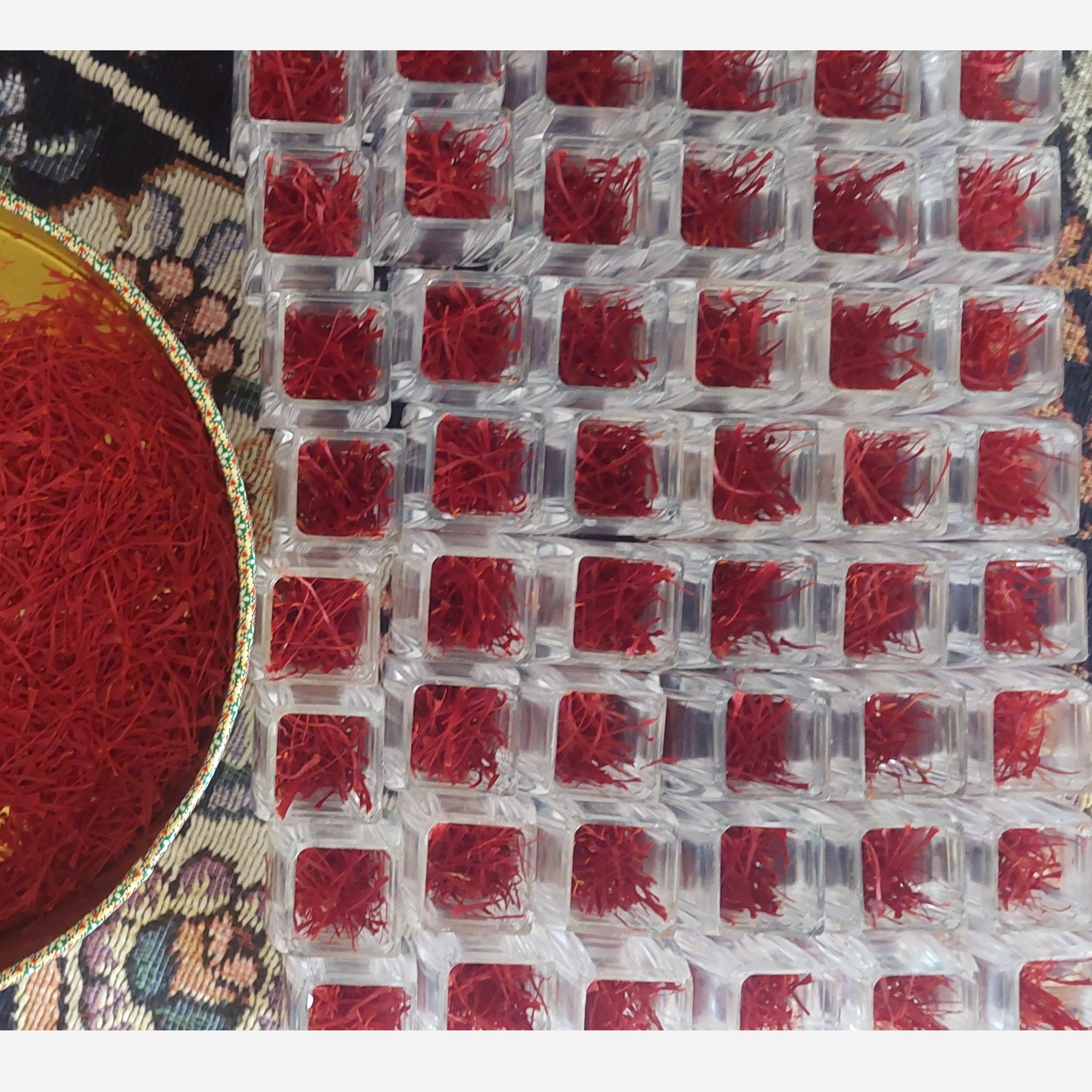 زعفران نیم گرم 1 عدد