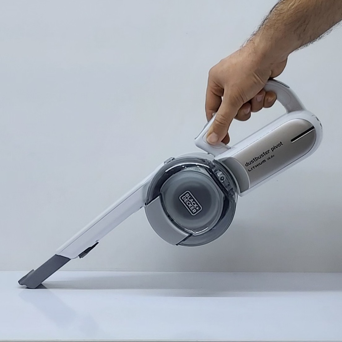 جارو شارژی بلک اند دکر مدل Black And Decker PV1420L